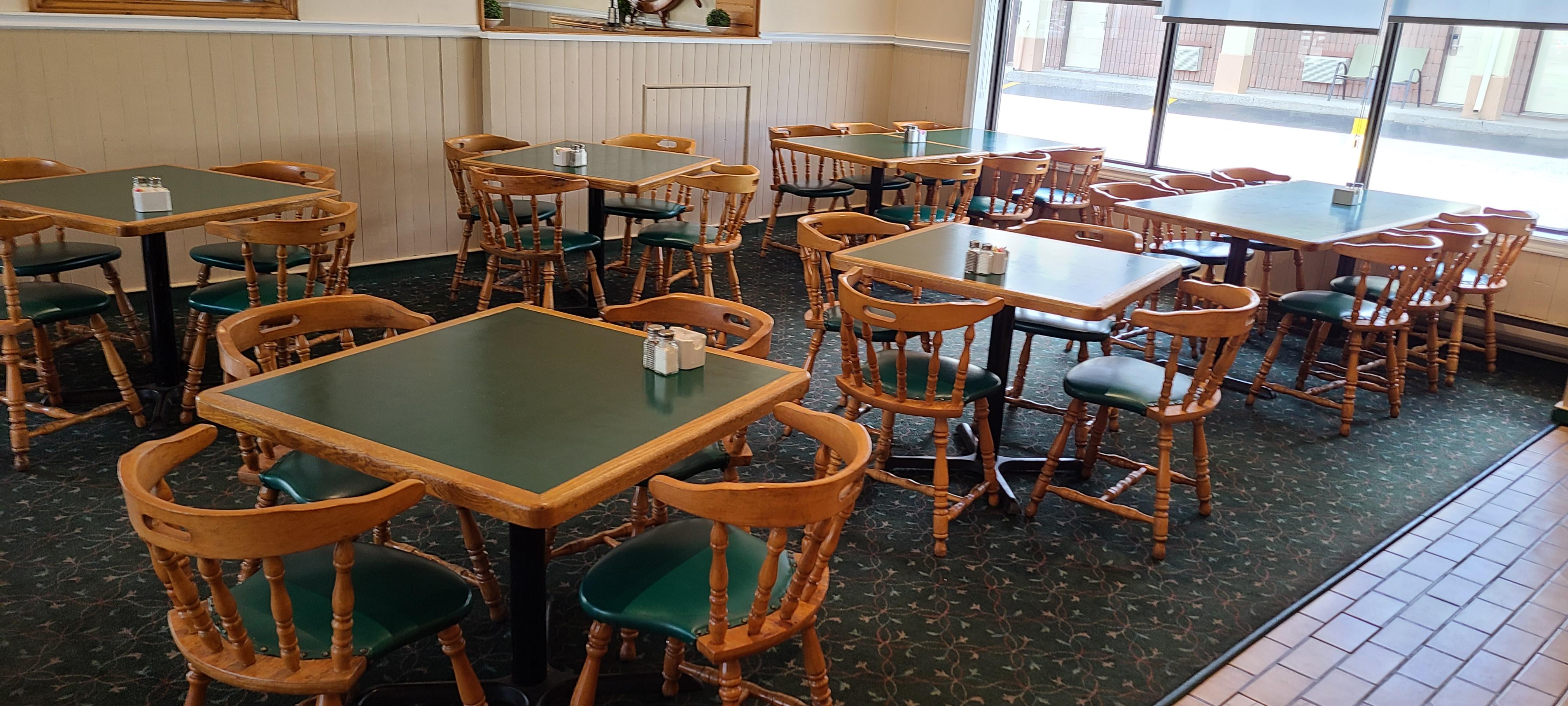 Quality Inn & Suites 1000 Islands Гананок Екстериор снимка
